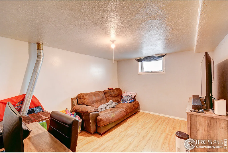 1617 6th Ave #B - Photo 5 of 12