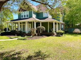featured image of 360 Indian Hills Dr
