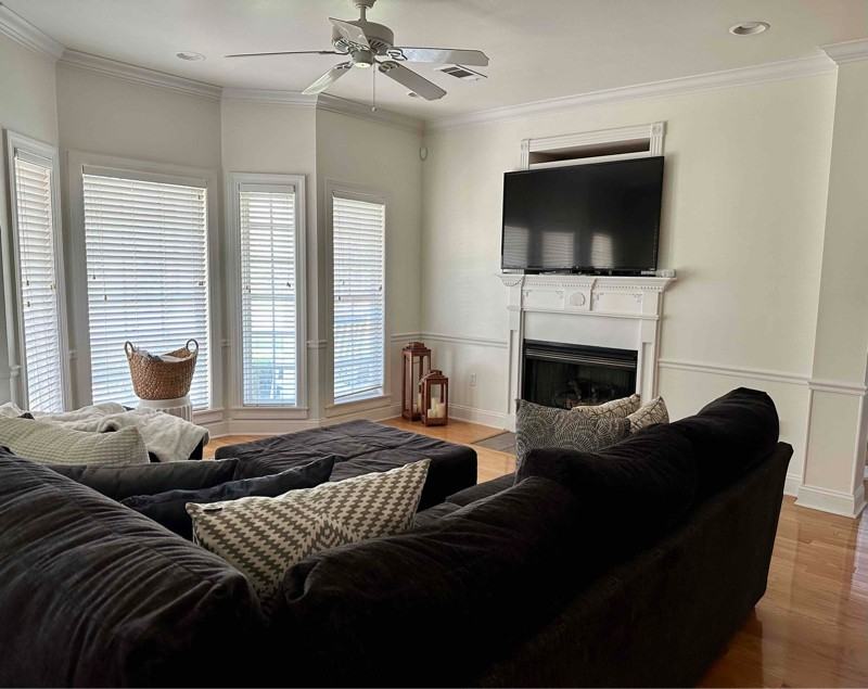 360 Indian Hills Dr - Photo 7 of 38