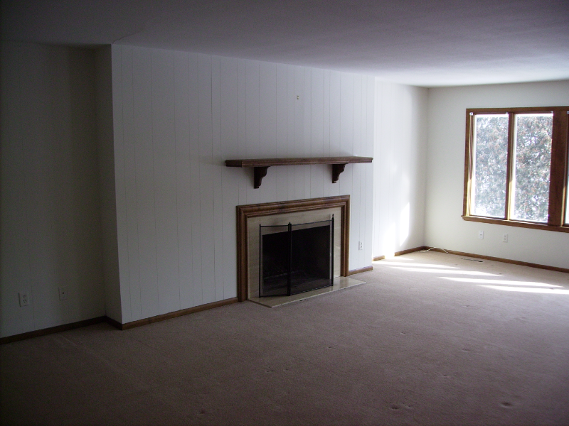 5317 Malibu Dr - Photo 3 of 13