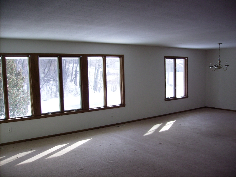 5317 Malibu Dr - Photo 4 of 13