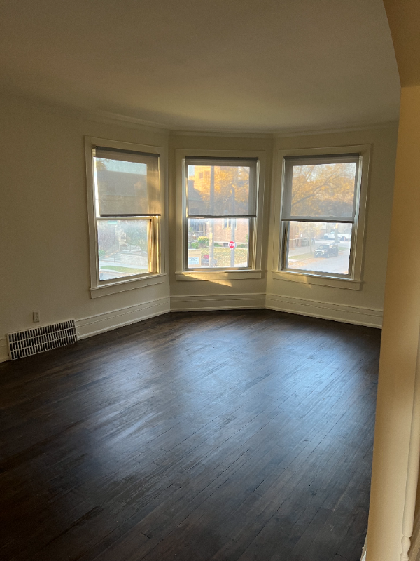 2700/2702 N Stowell Ave #2702 - Photo 2 of 8