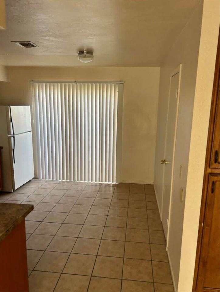 2114 S Walnut Ave #3 - Photo 2 of 5