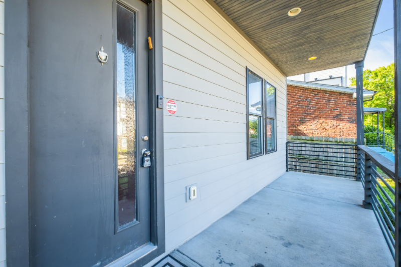 1016B 13th Ave S - Photo 6 of 50