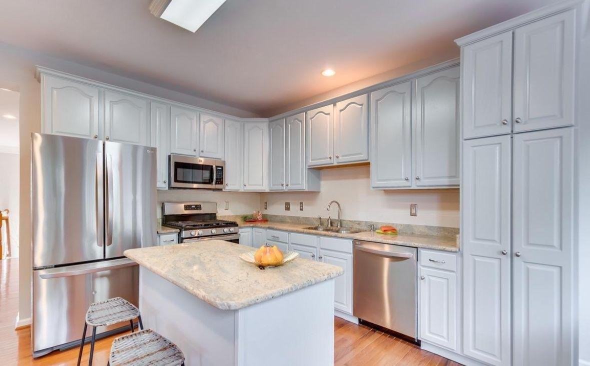 21547 Trowbridge Sq - Photo 6 of 14