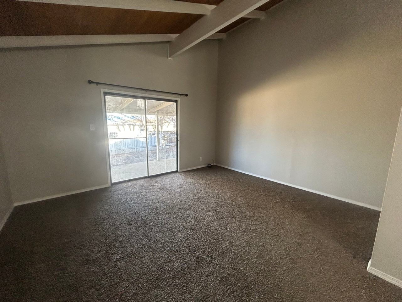184 Crestview Dr - Photo 2 of 13