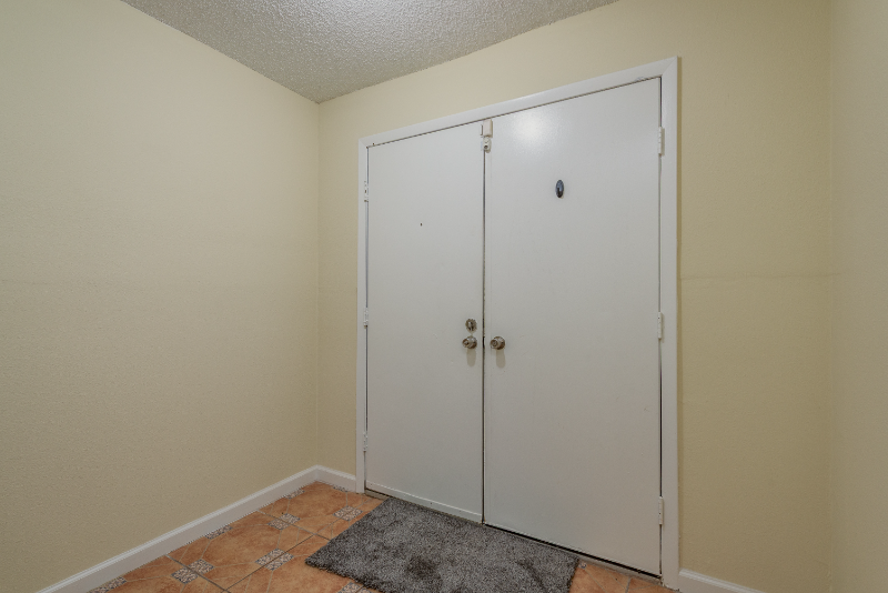 2011 Mcmullen Ave - Photo 4 of 25