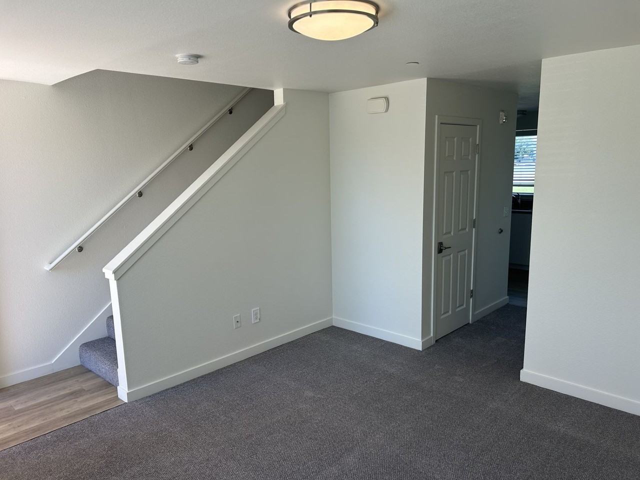 445 Southwest Blvd #14 - Photo 4 of 20