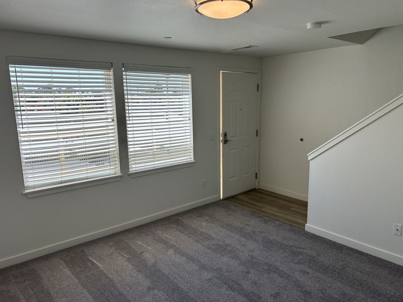 445 Southwest Blvd #14 - Photo 5 of 20