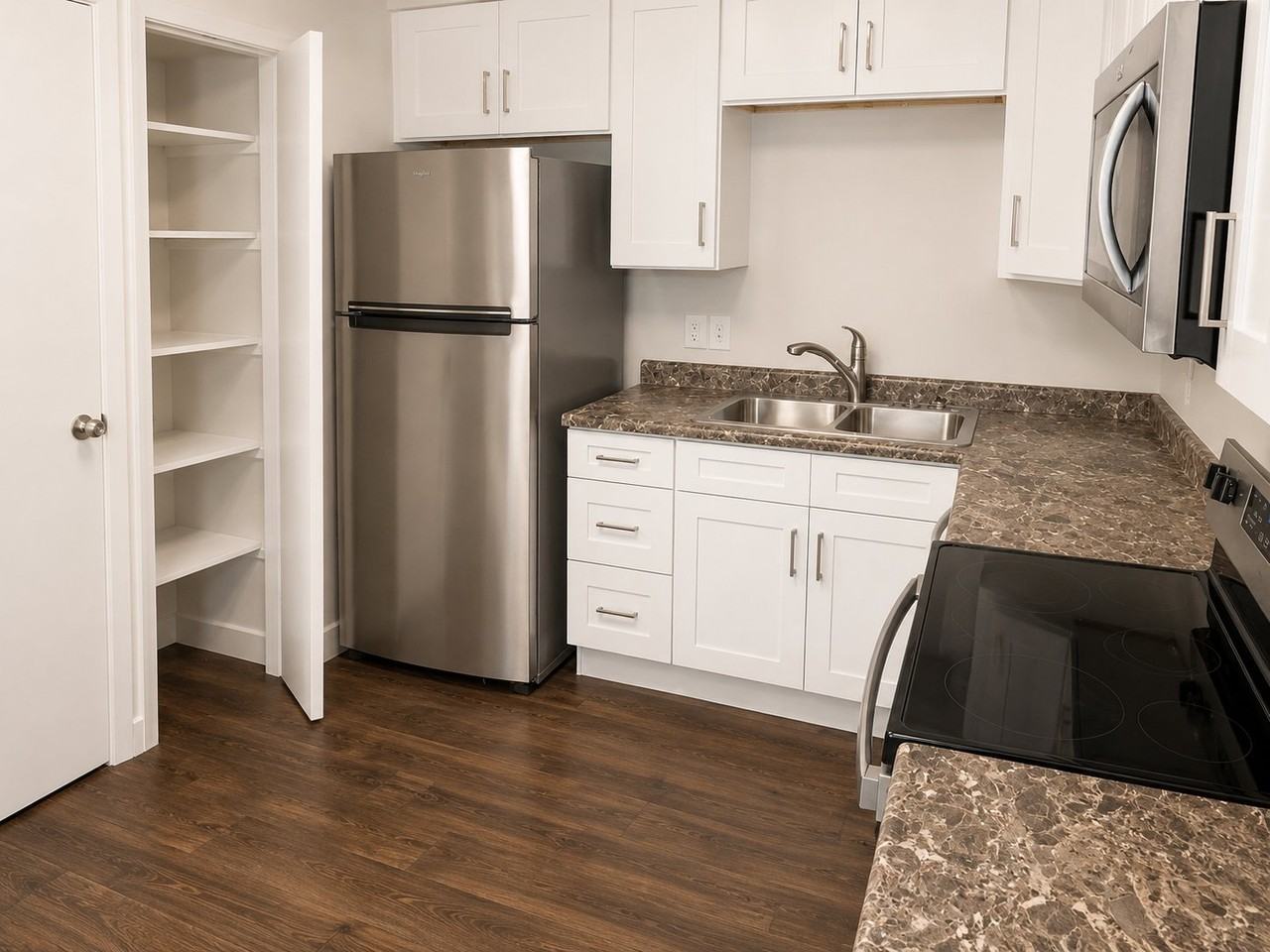 2117 E St #D - Photo 3 of 13