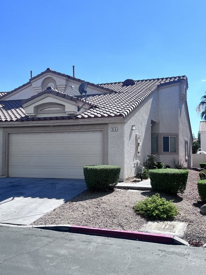 855 N Stephanie St #314