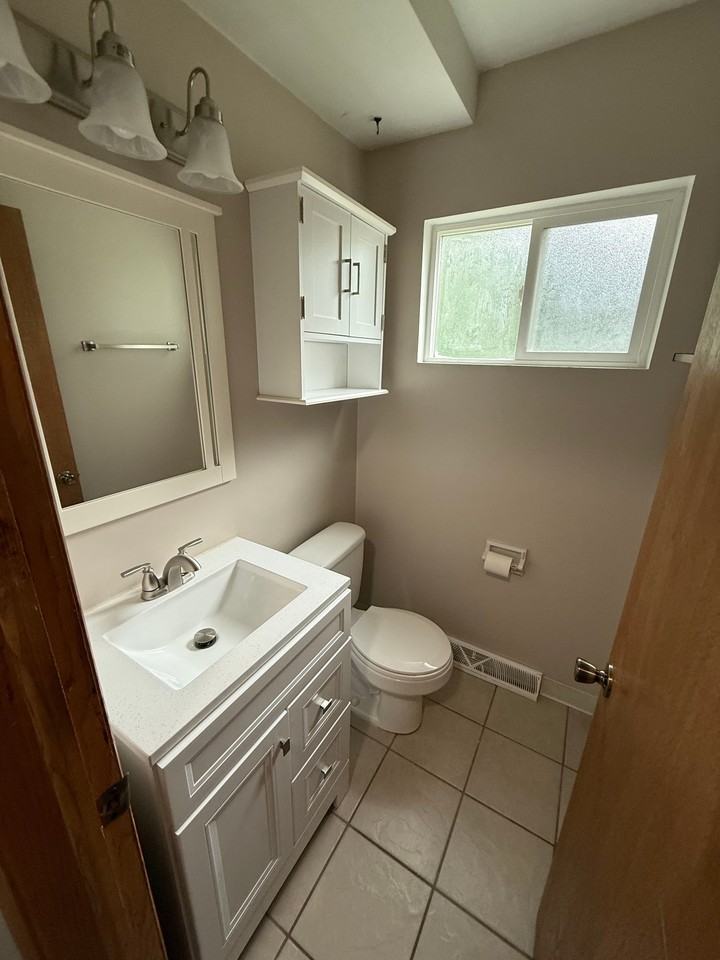 542 Newman Rd #3 - Photo 5 of 17