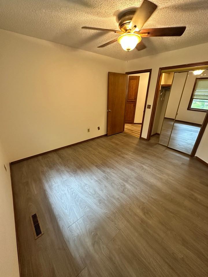 3710 W Sylvania St - Photo 6 of 9