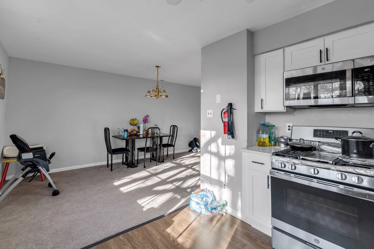 5 Harrington Ln #B - Photo 2 of 7