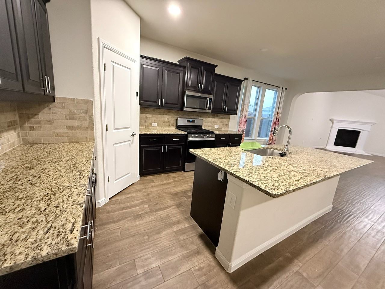 565 Lindisfarne Ln #NA - Photo 4 of 19