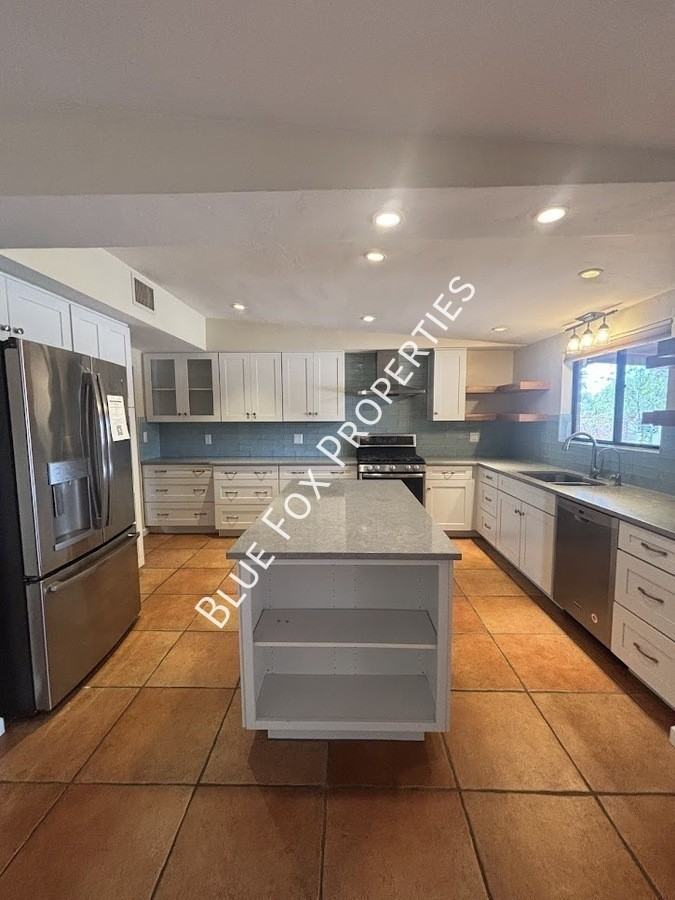 729 N Alamo Ave - Photo 2 of 28