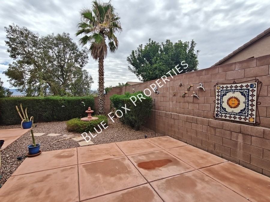10923 S Lake Gambusi Dr - Photo 3 of 42