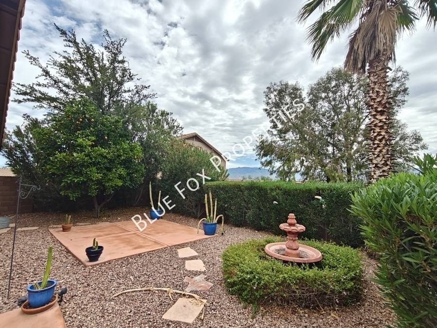 10923 S Lake Gambusi Dr - Photo 5 of 42