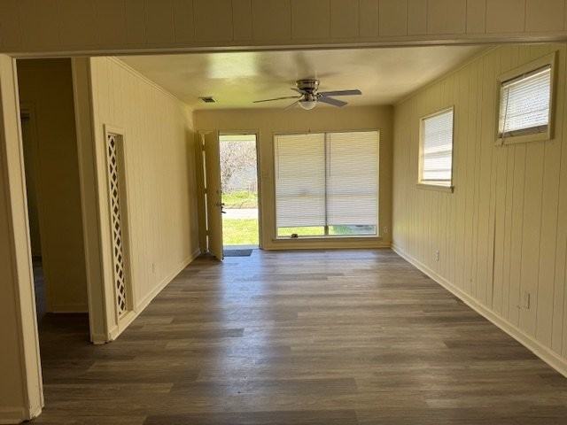 321 Glynn Ln - Photo 3 of 15