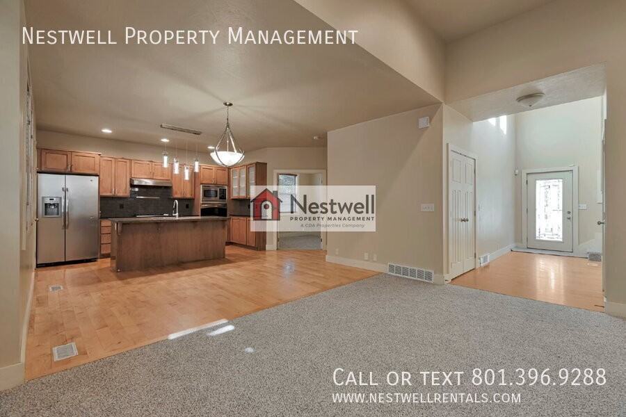 1327 E Urbandale Ln - Photo 4 of 34