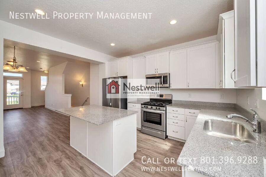 7952 S 5440 W - Photo 6 of 31