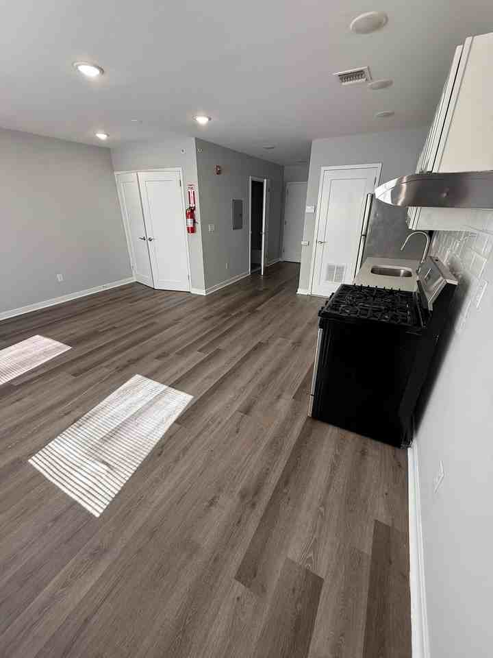 188 Lafayette St #413 - Photo 3 of 9