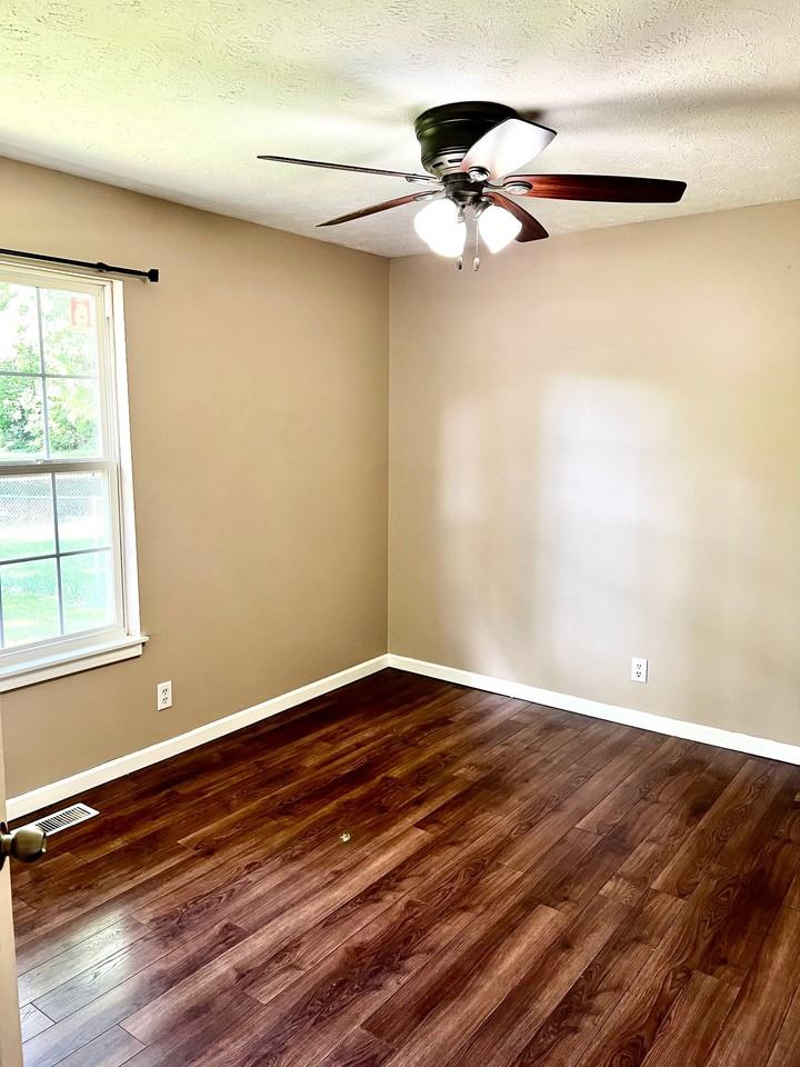 237 Cromwell Ct - Photo 3 of 24