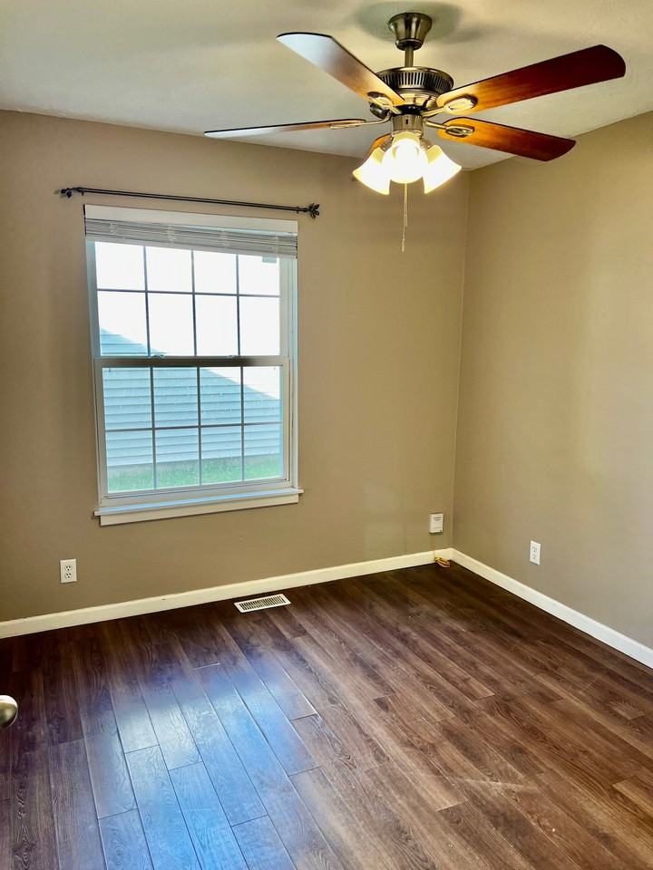 237 Cromwell Ct - Photo 6 of 24