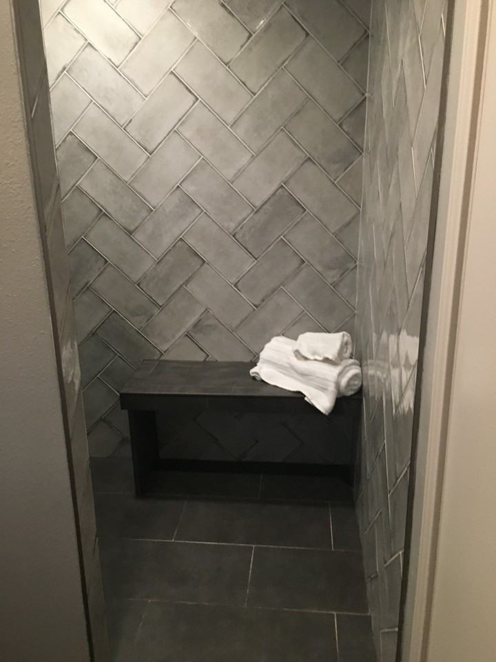 2412 Crescent Dr - Photo 3 of 8
