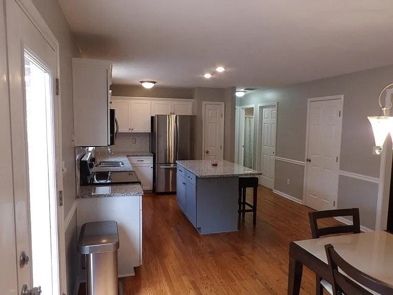 4709 Oak Pointe Dr - Photo 4 of 11