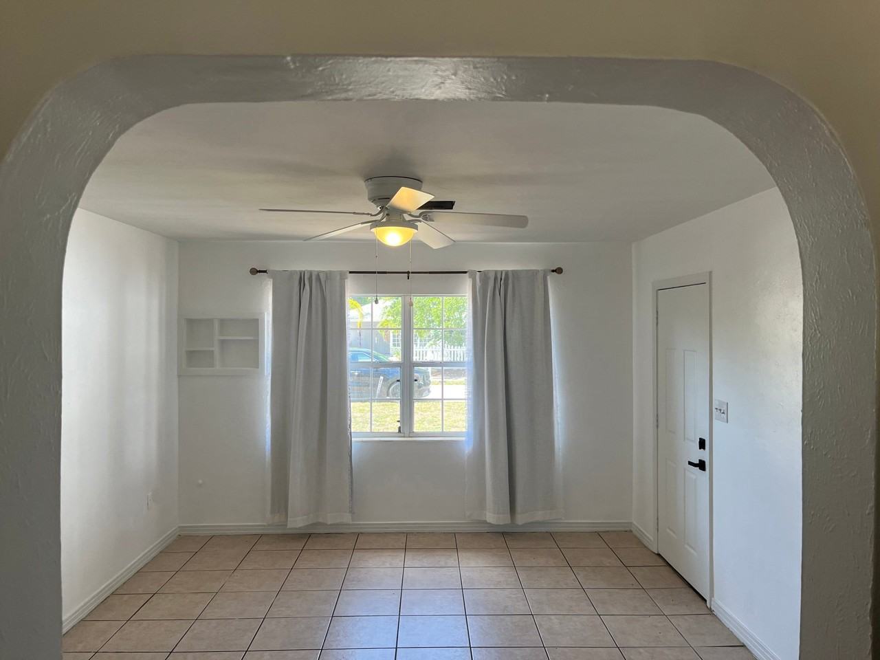 2164 Bougainvillea St - Photo 2 of 20