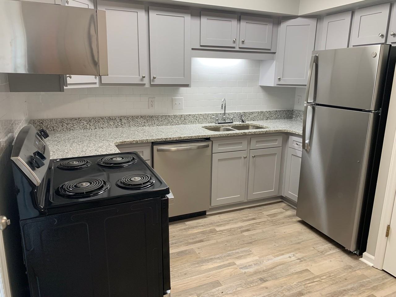 1005 Manning St #1 - Photo 3 of 16