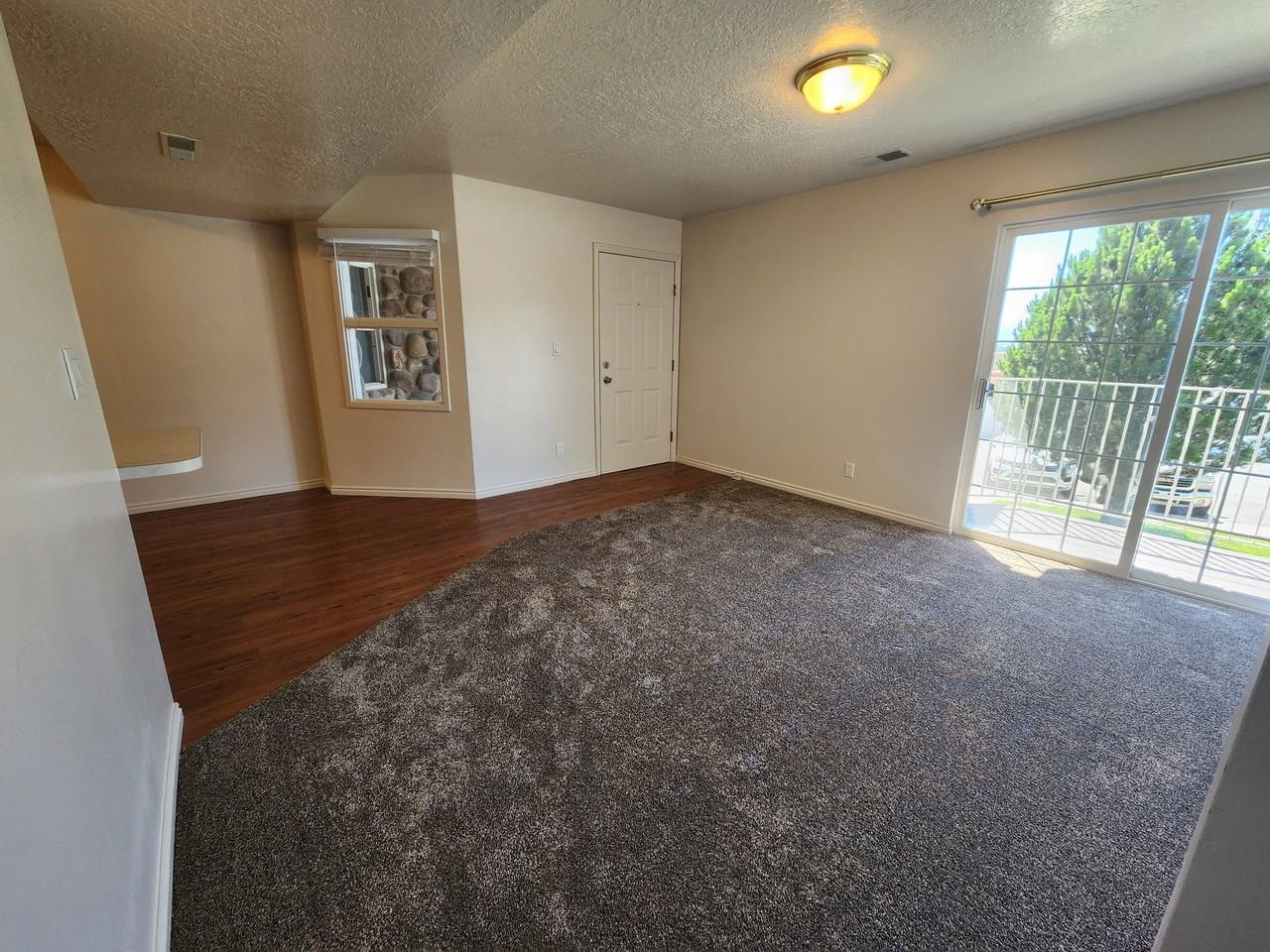 1456 Nw - Photo 3 of 17