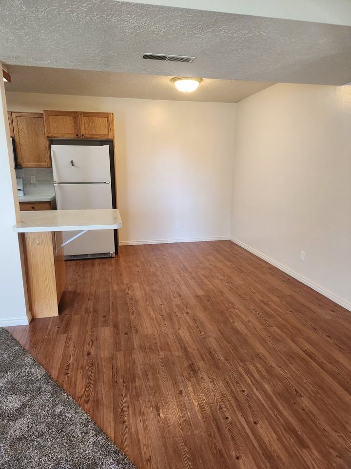 1456 Nw - Photo 6 of 17