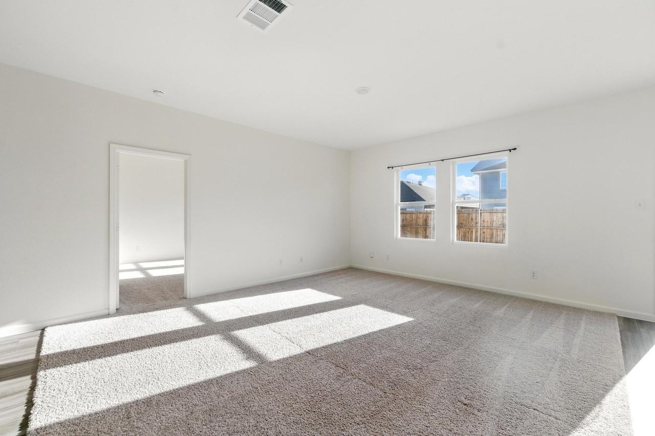 10353 Burnfoot Ln - Photo 2 of 15