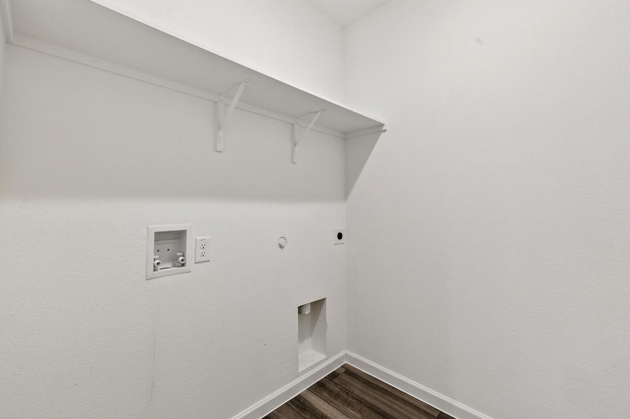 10353 Burnfoot Ln - Photo 7 of 15