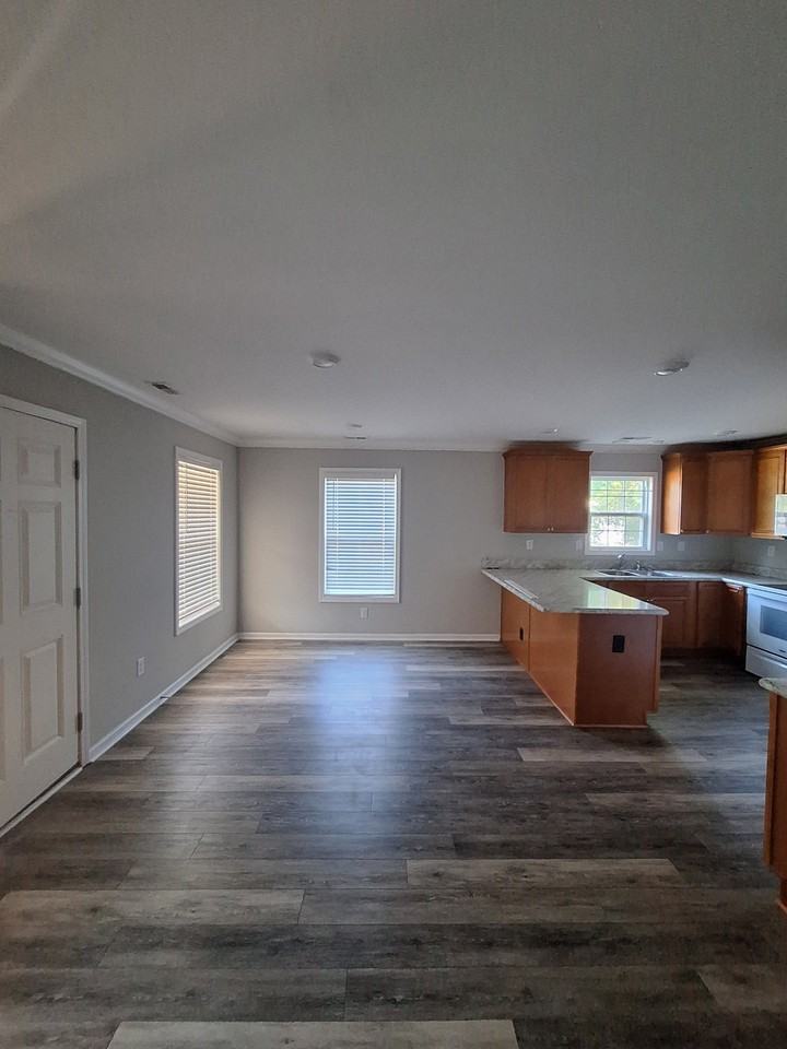 111 Orleans St - Photo 2 of 13