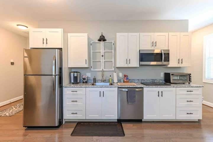903 Saluda Lake Rd #B - Photo 2 of 10