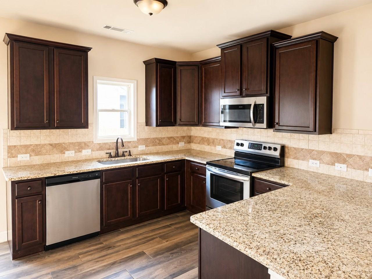 107 Truman Ct - Photo 4 of 19