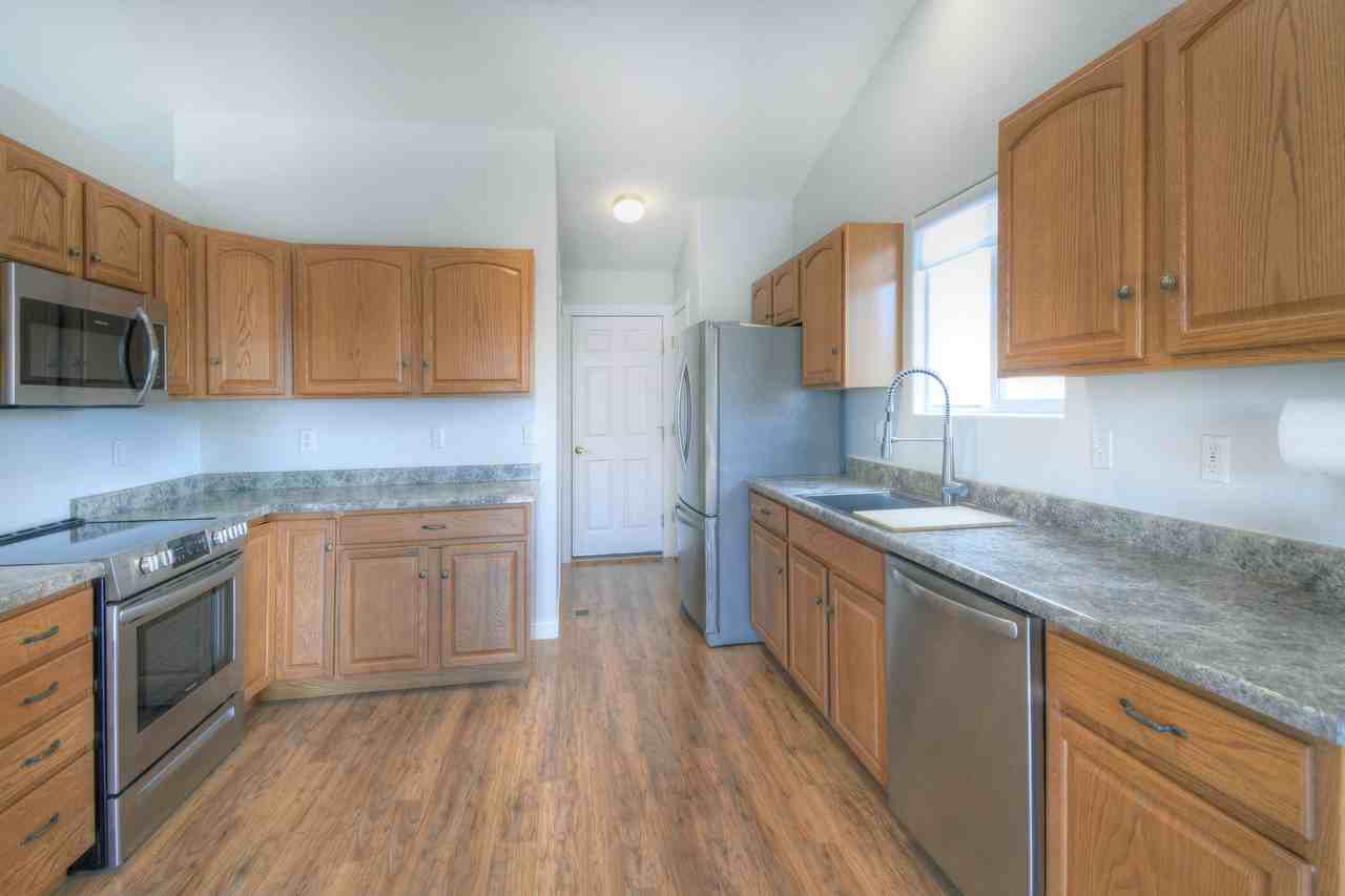 1325 Legend Oak Dr - Photo 2 of 15