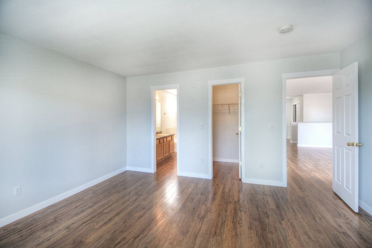 1325 Legend Oak Dr - Photo 6 of 15