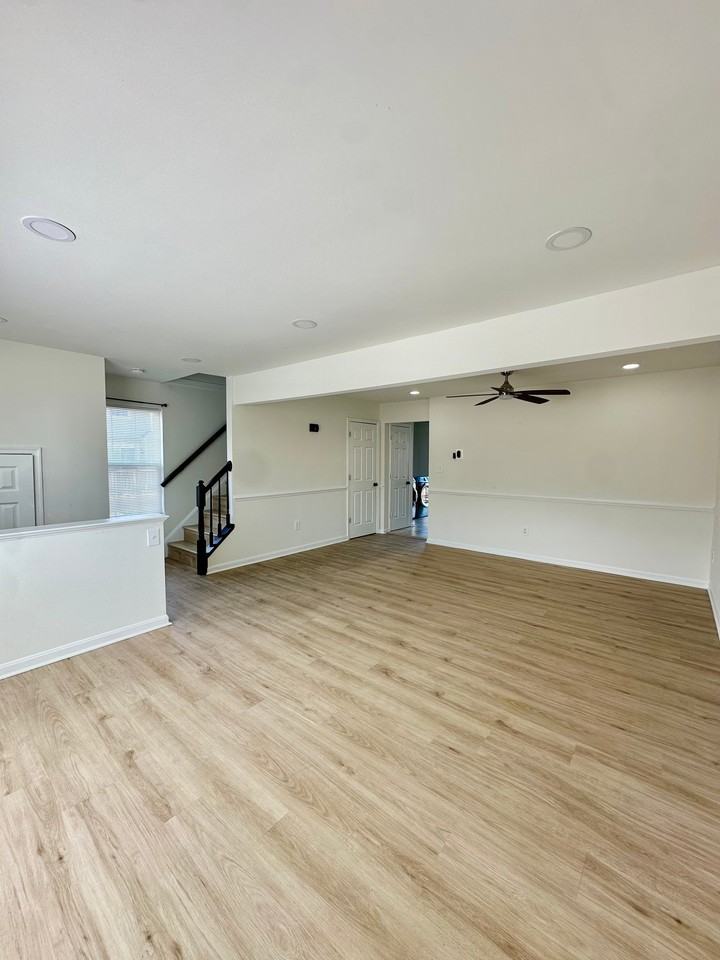 9242 Jessica Dr - Photo 4 of 25