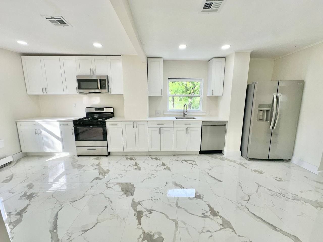 155 Leesville Rd - Photo 6 of 23