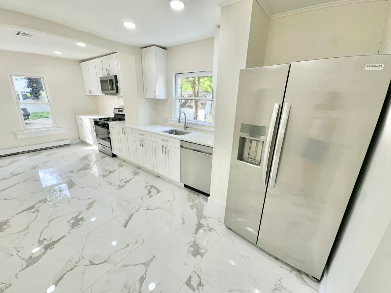 155 Leesville Rd - Photo 7 of 23