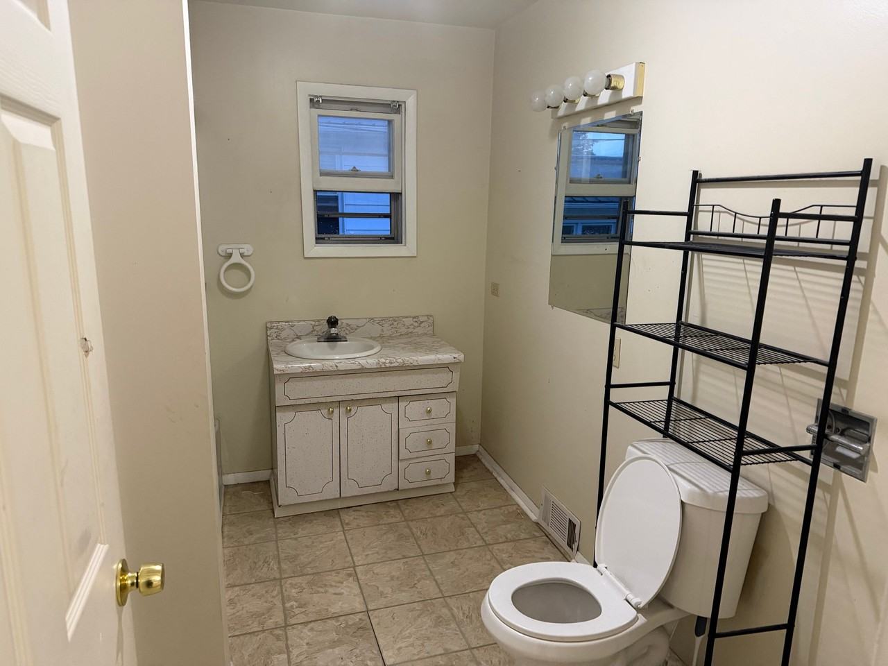 1453 Acacia St - Photo 2 of 5