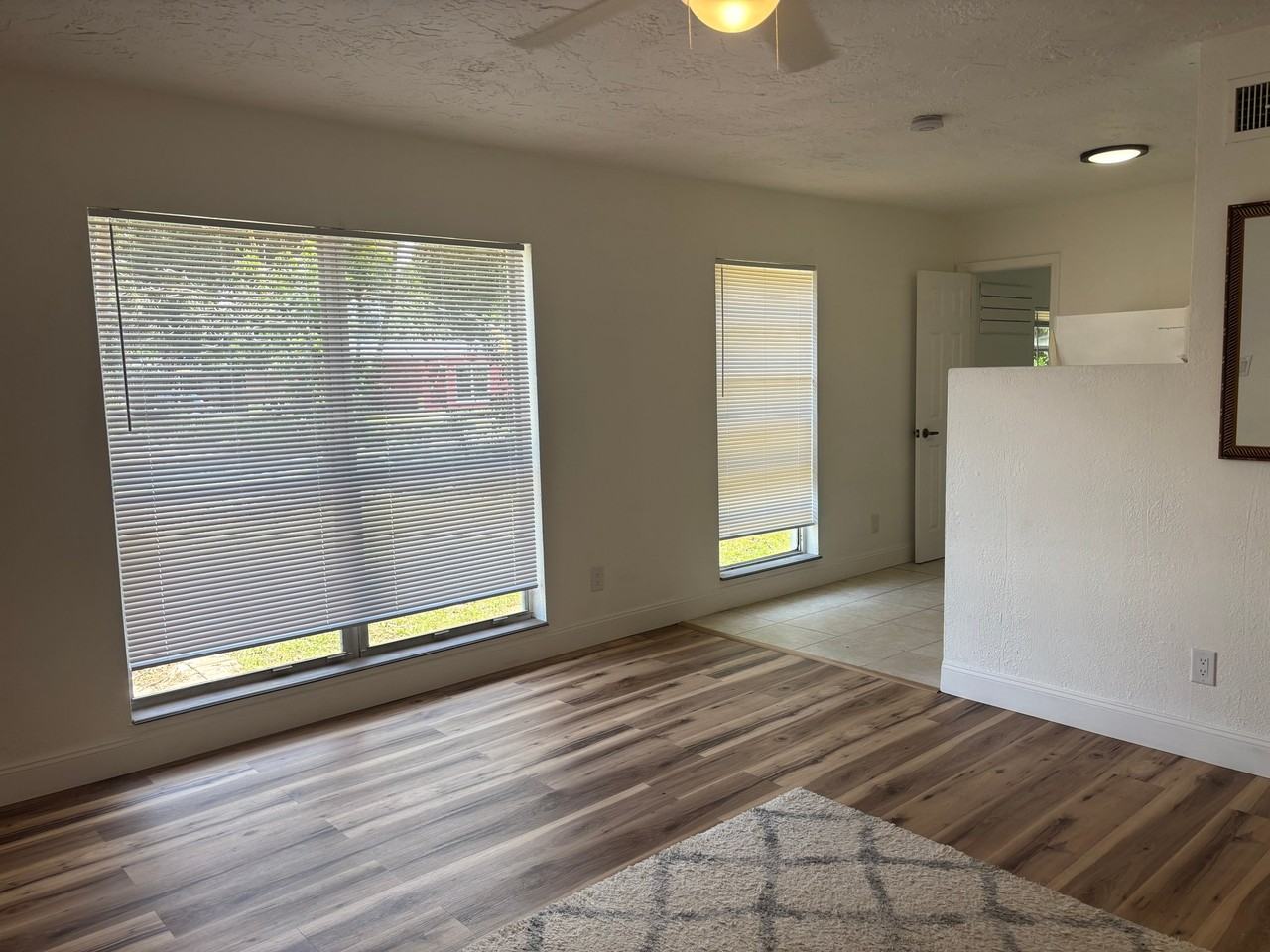 653 5th Pl Sw - Photo 3 of 13