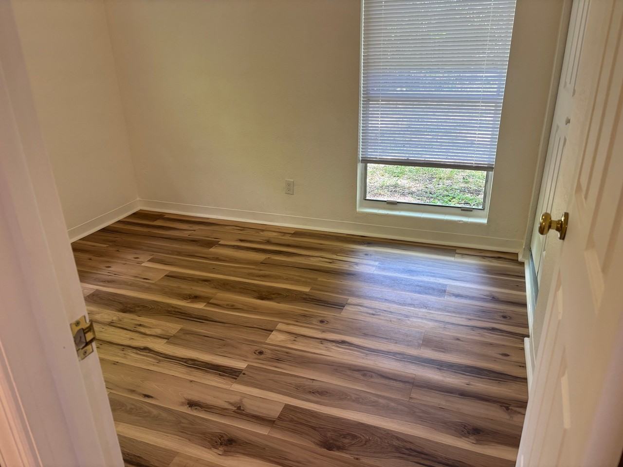 653 5th Pl Sw - Photo 7 of 13