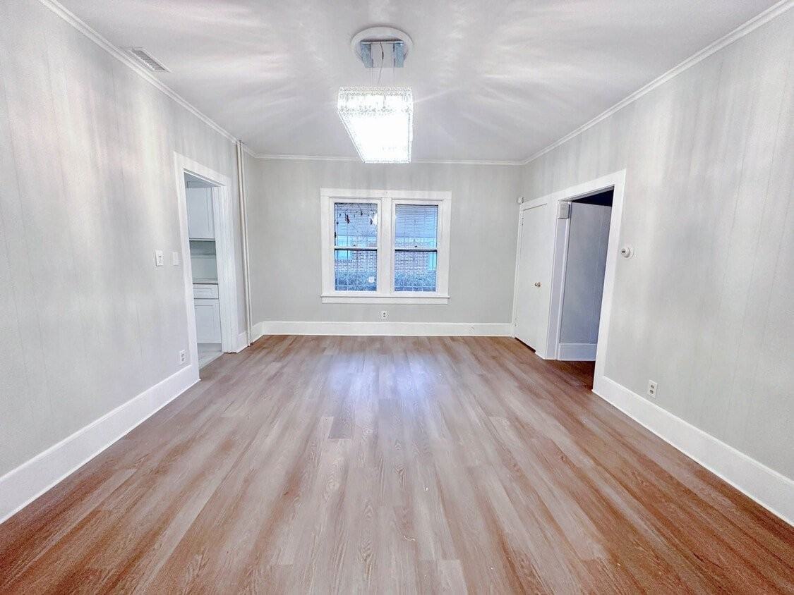 420 W Chestnut Ave - Photo 4 of 11