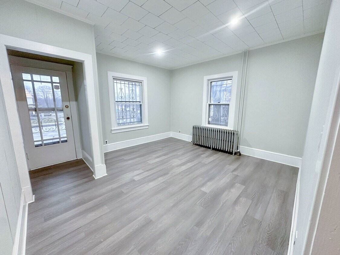 420 W Chestnut Ave - Photo 6 of 11