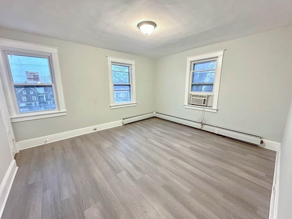 420 W Chestnut Ave - Photo 7 of 11